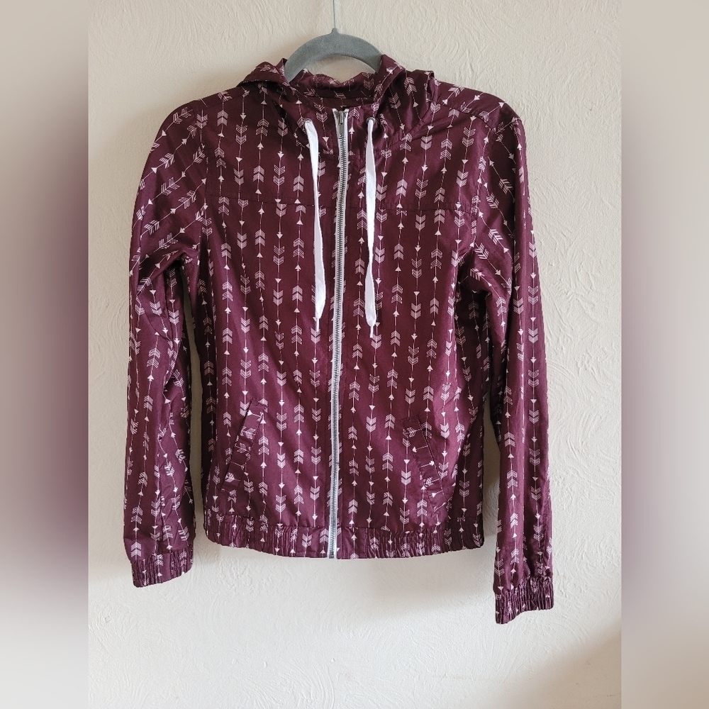 EMPCYRE, Maroon Arrows‎ Windbreaker, Size Small